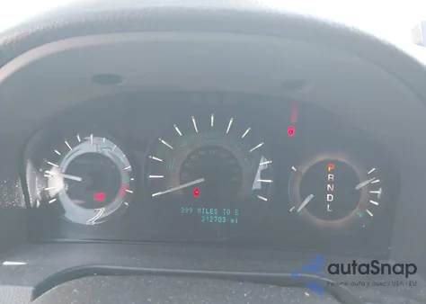 2010 Mercury Milan Premier z USA, uszkodzony, nr VIN 3MEHM0JA9AR617136